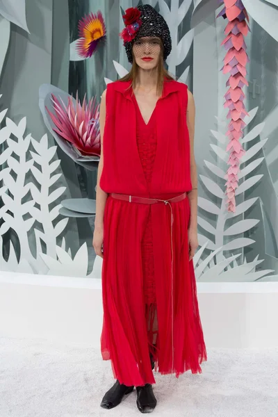Look 30
